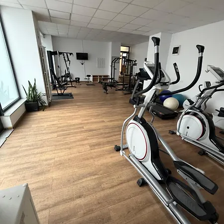 Resident Aparments Two Bed With Balcony דירה