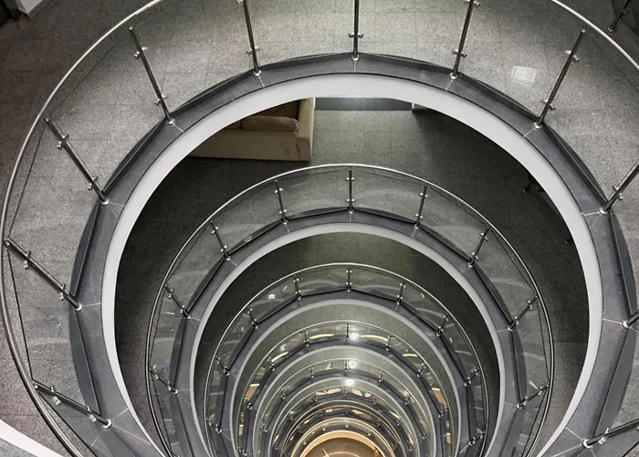 Resident Aparments Two Bed With Balcony Apartament